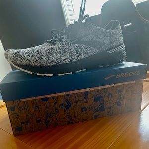 BROOKS | Size 13 | Mens Athletic Shoes